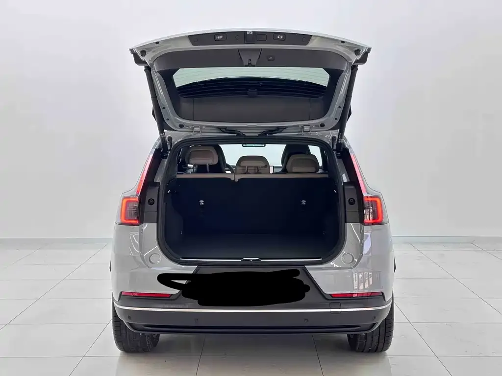 Volvo XC70 Plug-in Hybrid — фото 7