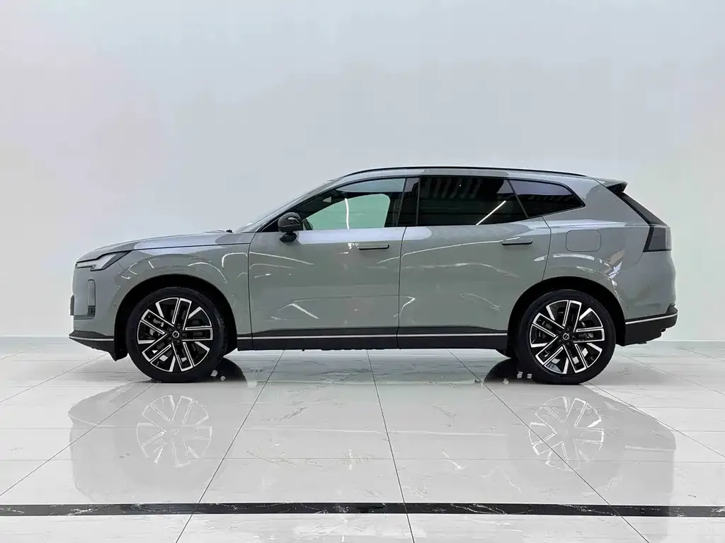 Volvo XC70 Plug-in Hybrid — фото 6