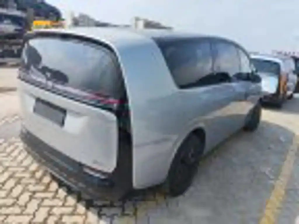 Li Auto MEGA — фото 2