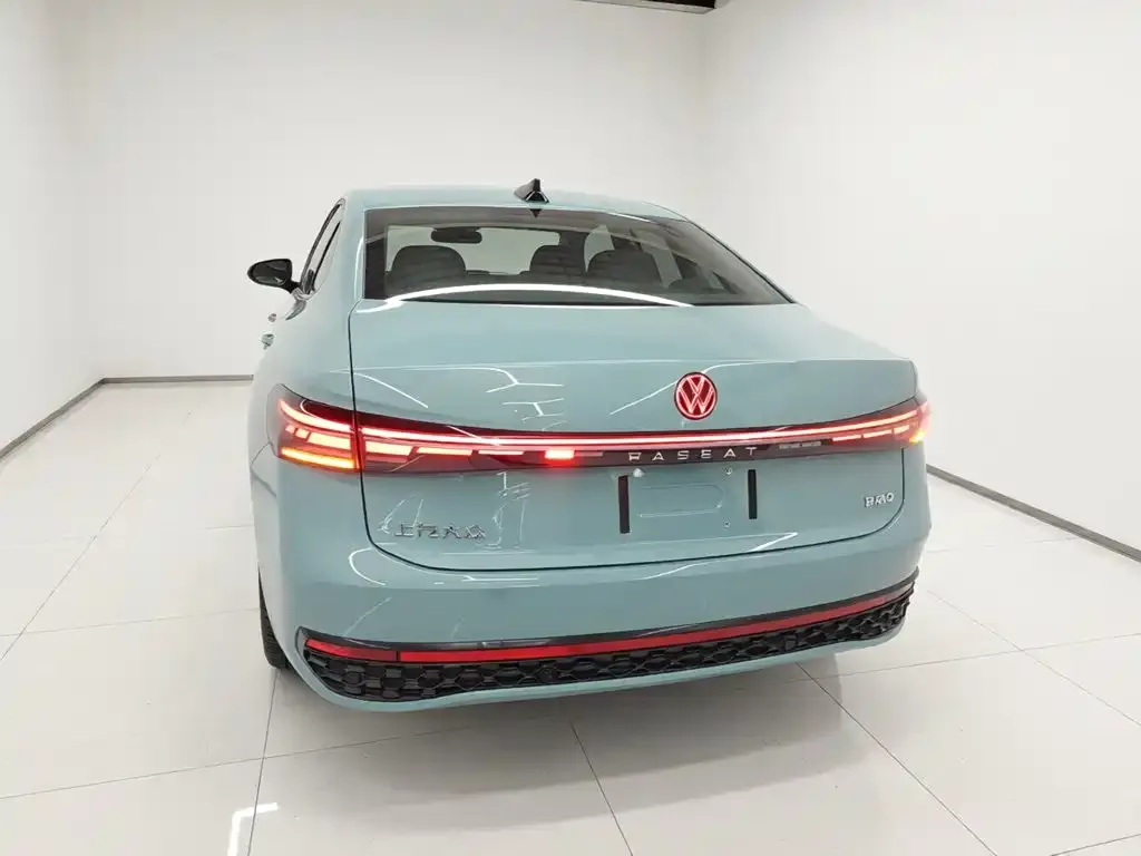 Volkswagen Passat — фото 7
