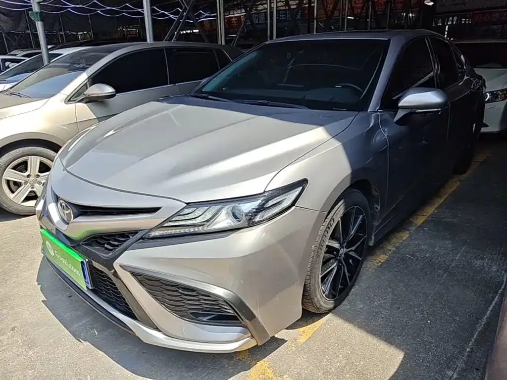 Toyota Camry — фото 7