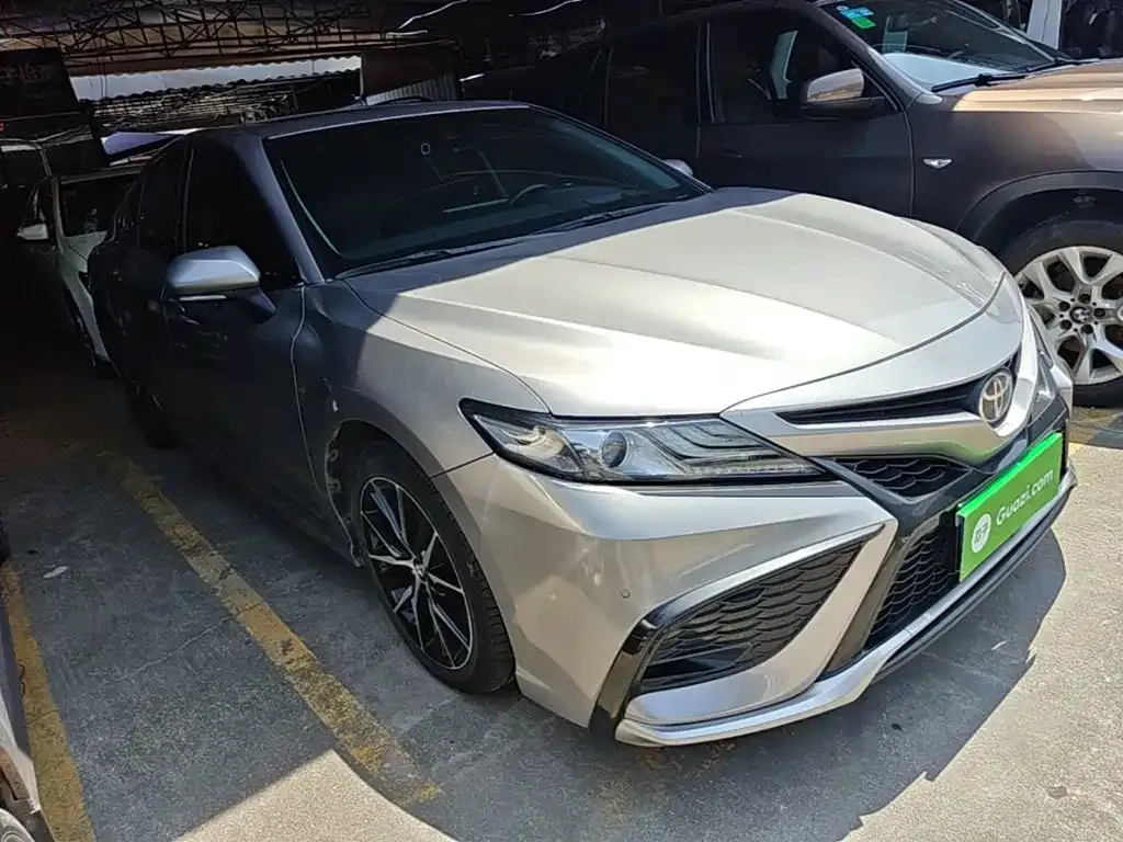 Toyota Camry — фото 9