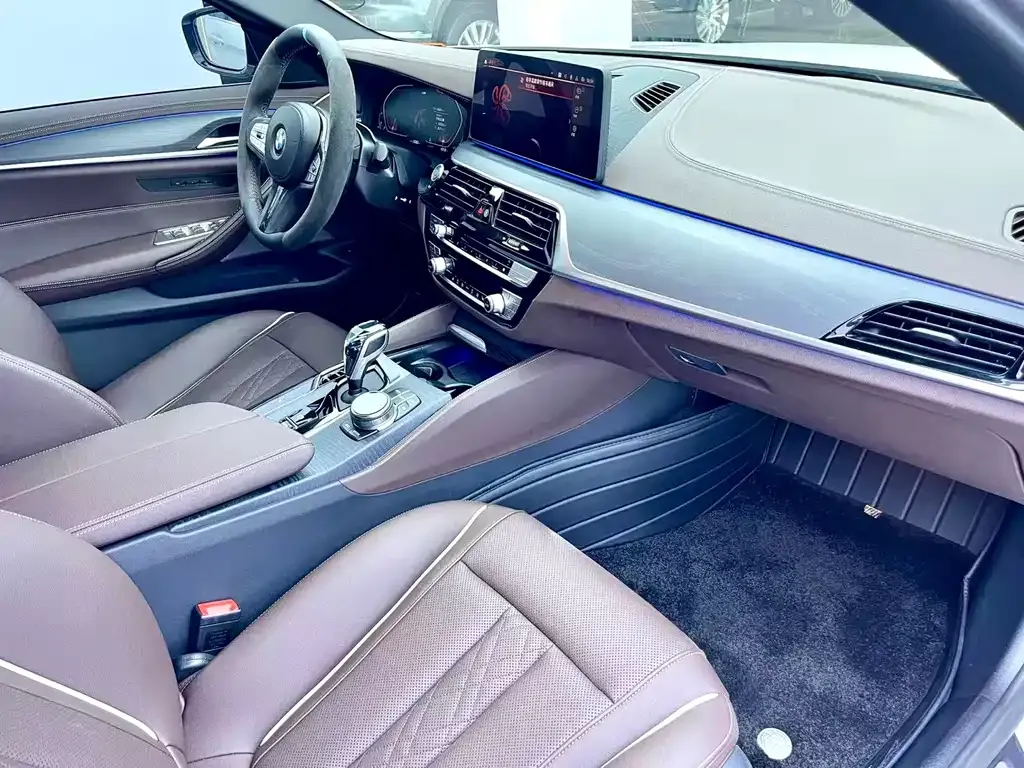 BMW 5 Series — фото 10
