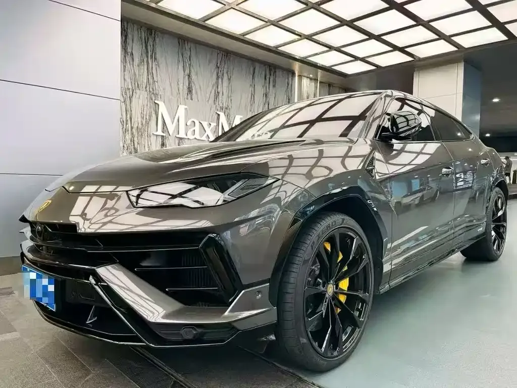 Lamborghini Urus — фото 1
