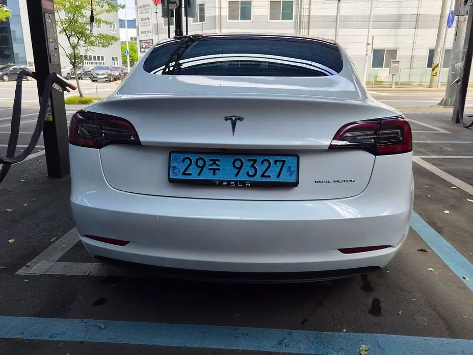 Tesla Model 3 — фото 2