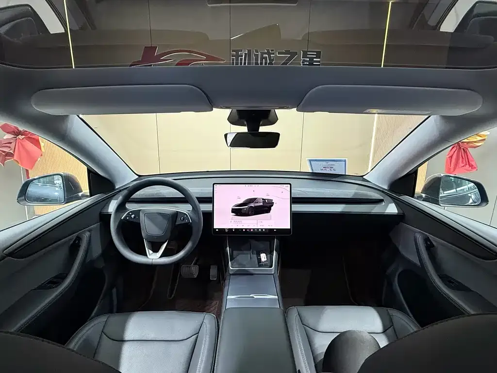 Tesla Model Y — фото 5