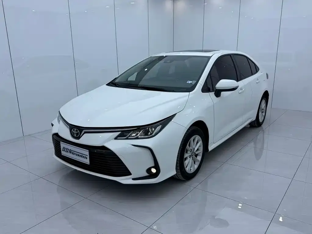 Toyota Corolla — фото 1