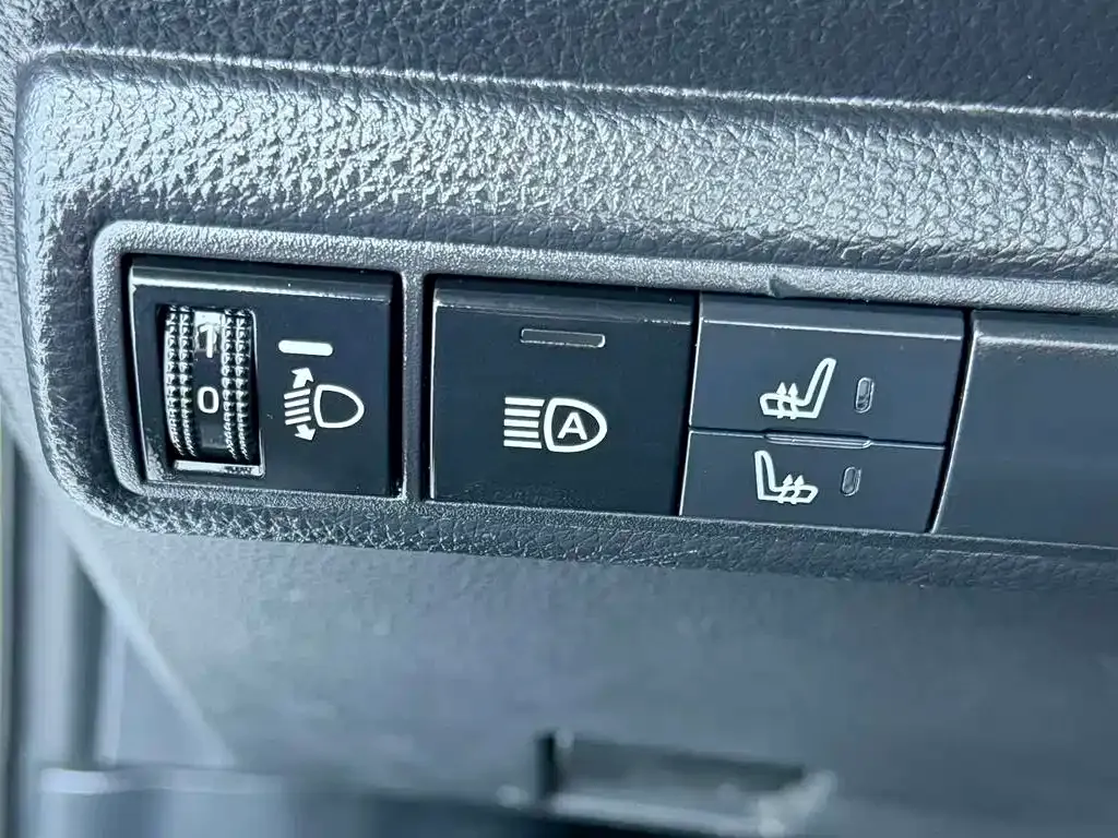 Toyota Corolla — фото 10