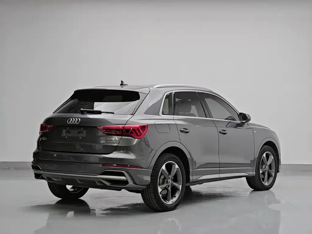 Audi Q3 — фото 10