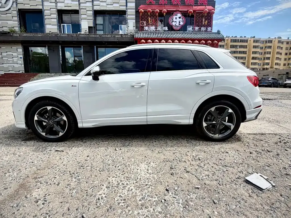 Audi Q3 — фото 10