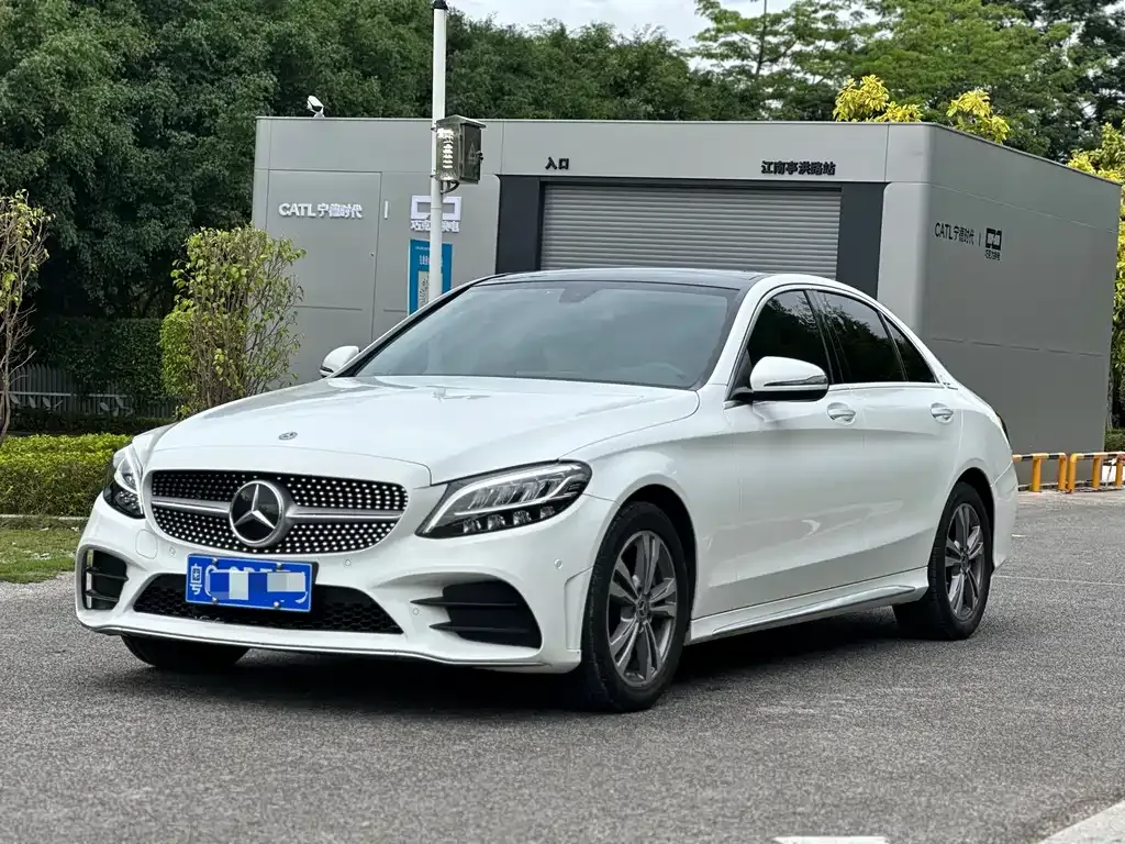 Mercedes-Benz C-Class — фото 1