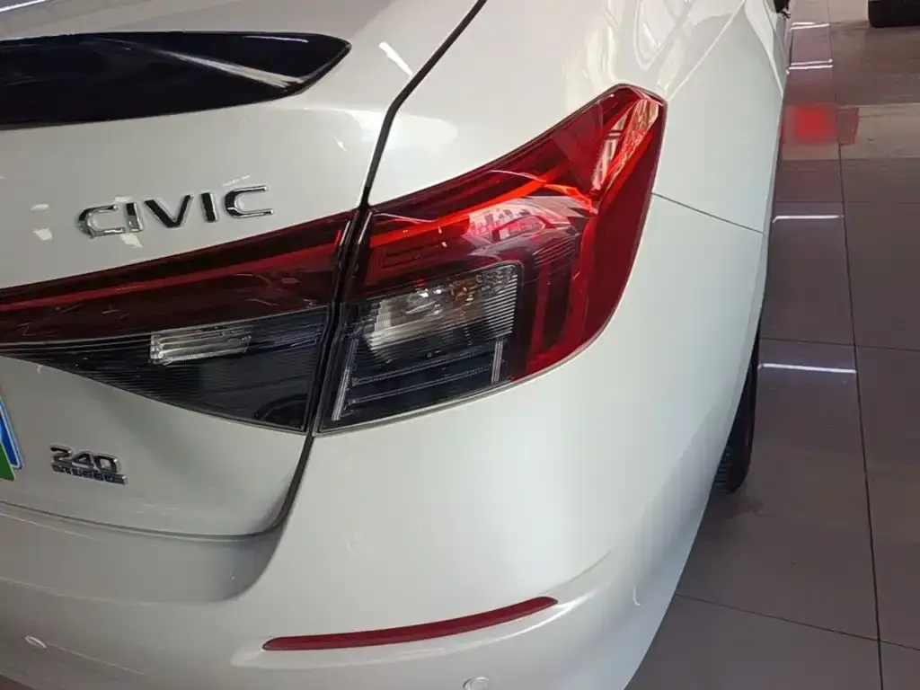 Honda Civic — фото 5