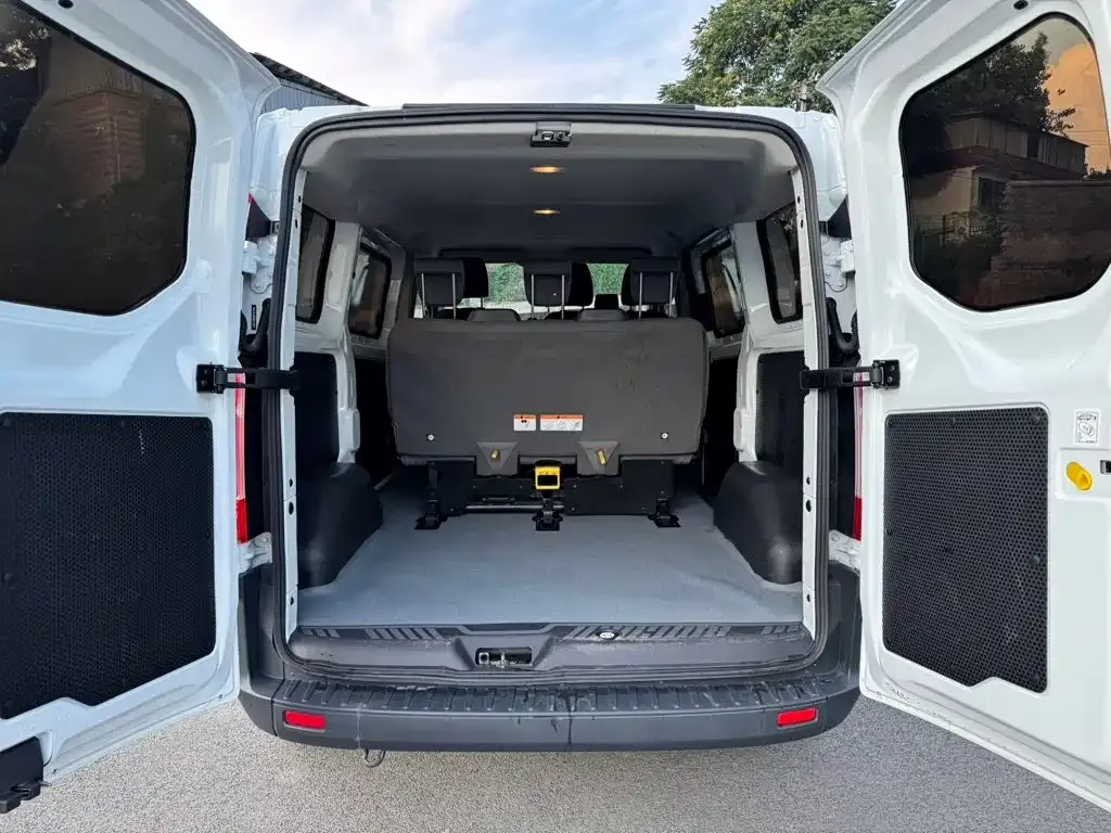 Ford Transit 2021 из CN, фото 5