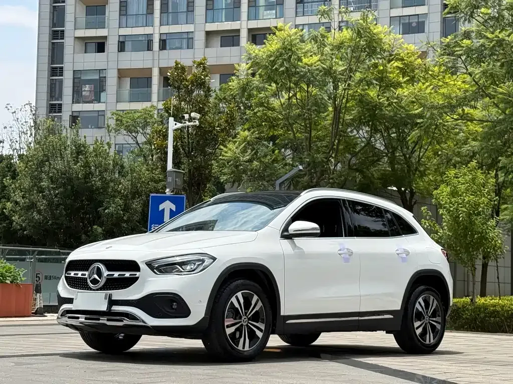 Mercedes-Benz GLA — фото 1