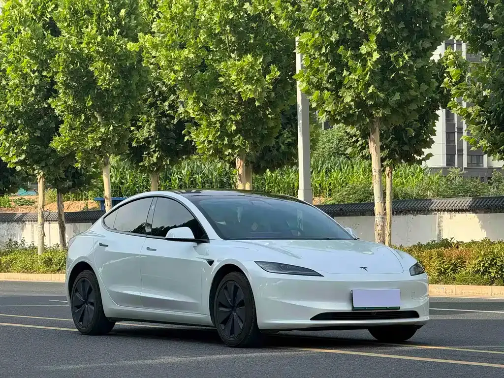 Tesla Model 3 — фото 4