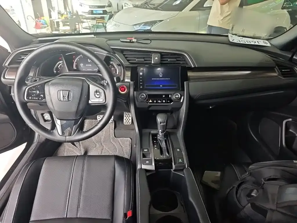 Honda Civic — фото 7