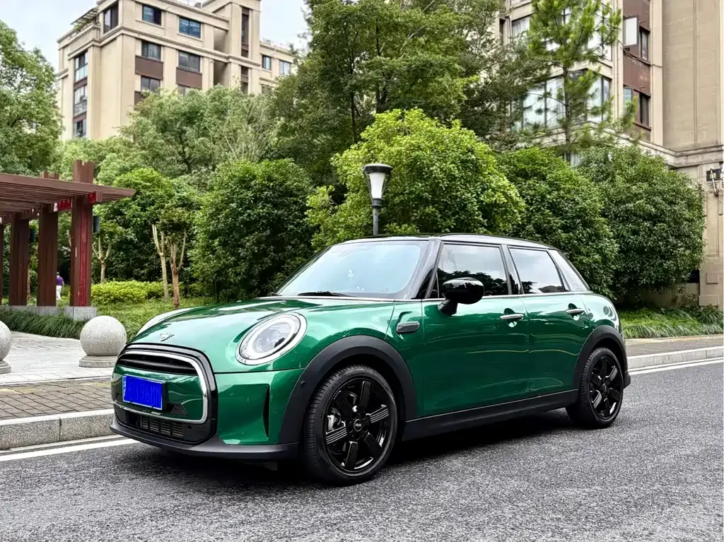 MINI Cooper (3-door) — фото 1