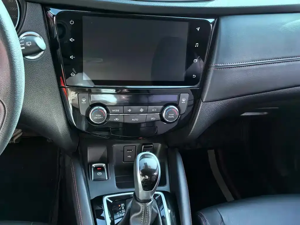 Nissan Qashqai — фото 4