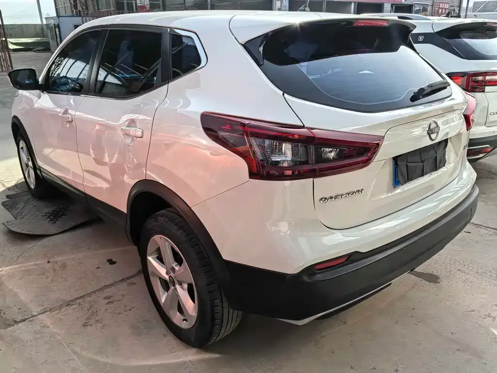 Nissan Qashqai — фото 8