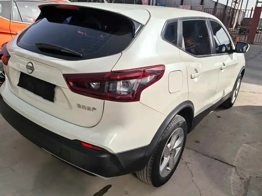 Nissan Qashqai — фото 2