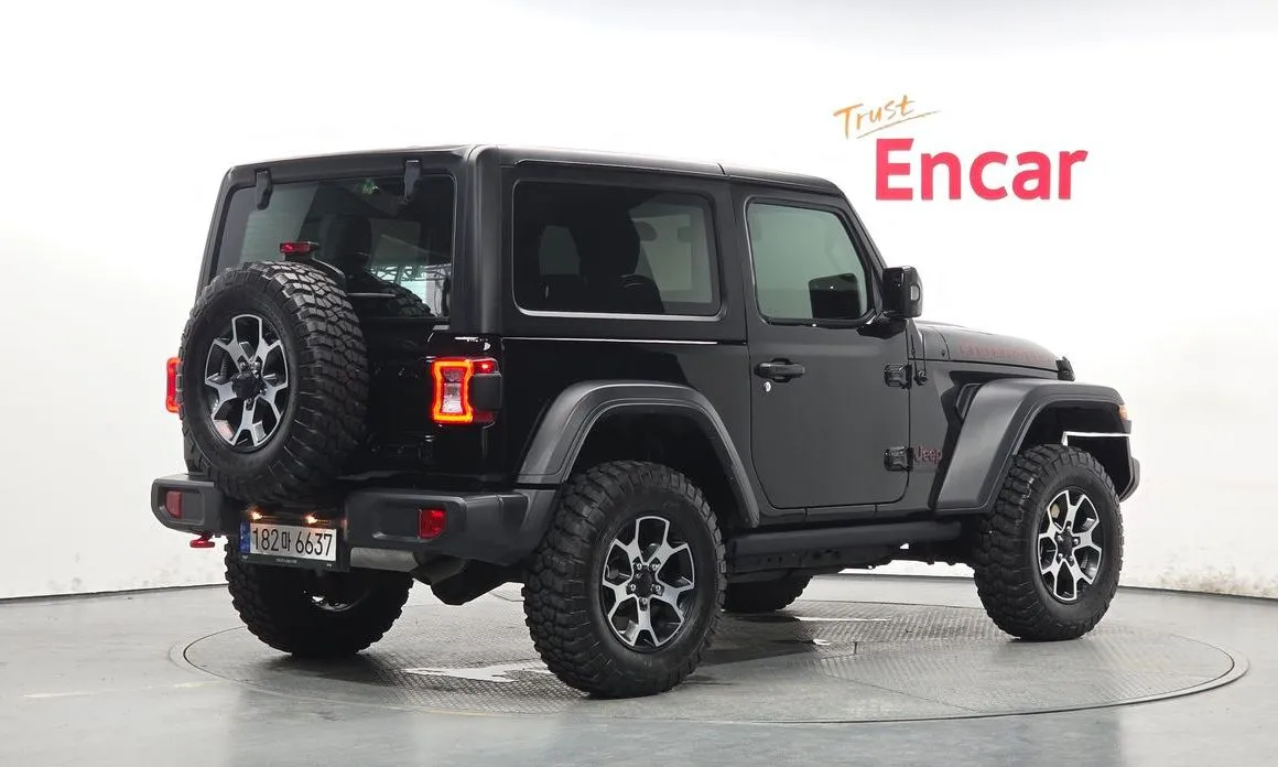 Jeep Wrangler — фото 10