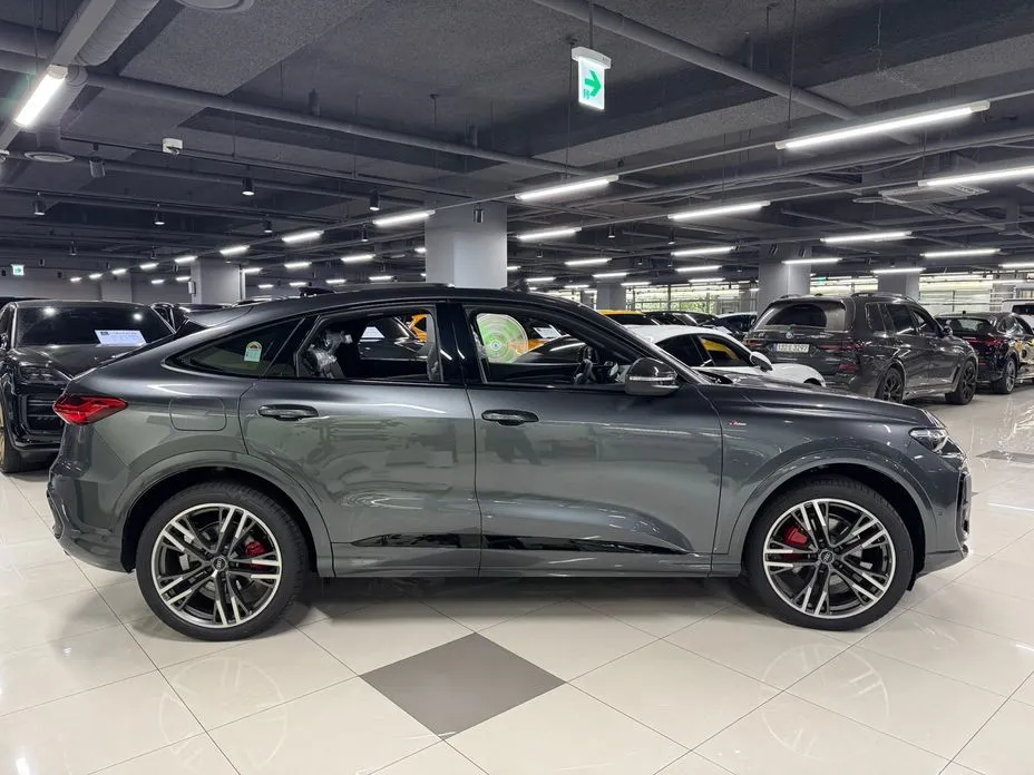 Audi Q5 2025 из KR, фото 9