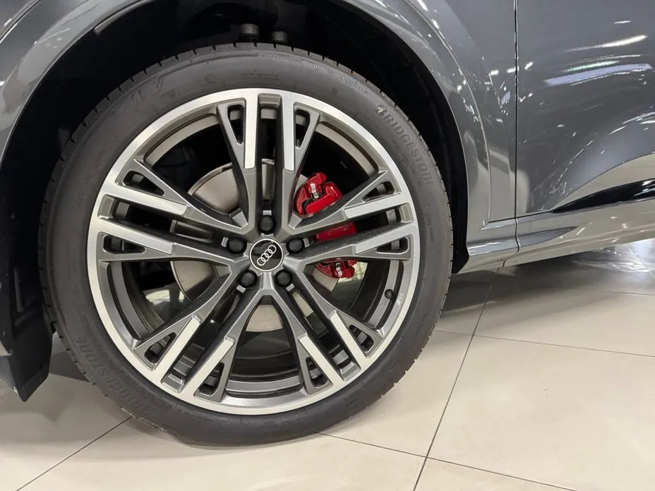 Audi Q5 2025 из KR, фото 4