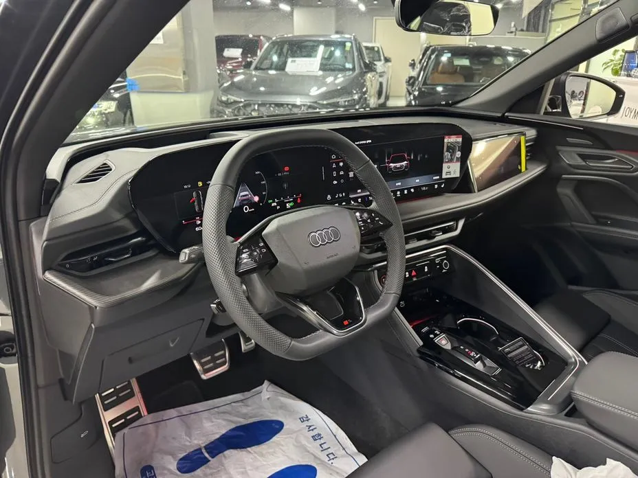 Audi Q5 2025 из KR, фото 3