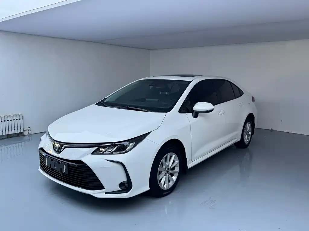 Toyota Corolla — фото 1
