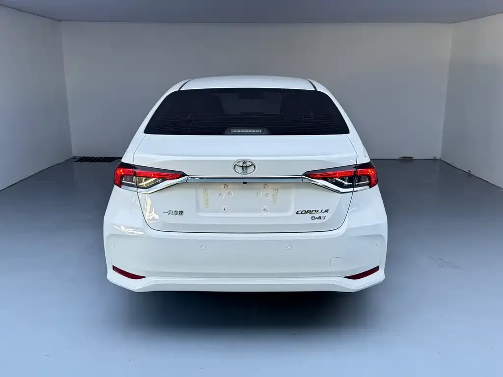 Toyota Corolla — фото 4