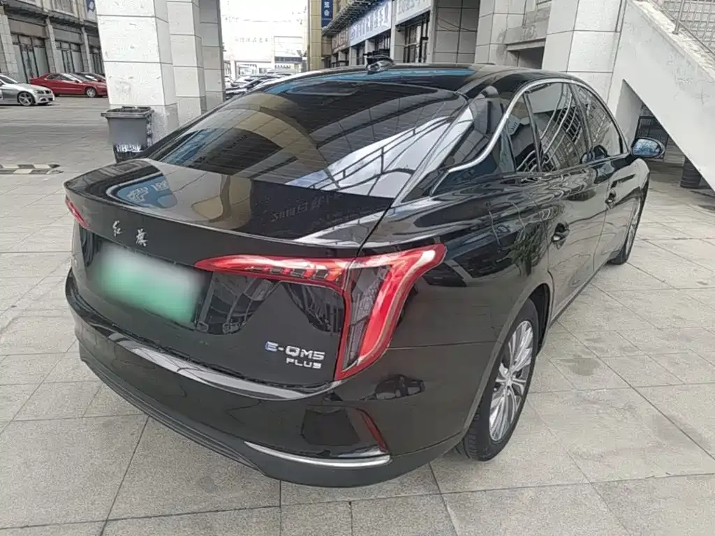 Hongqi E-QM5 — фото 10