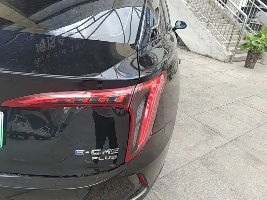Hongqi E-QM5 — фото 2