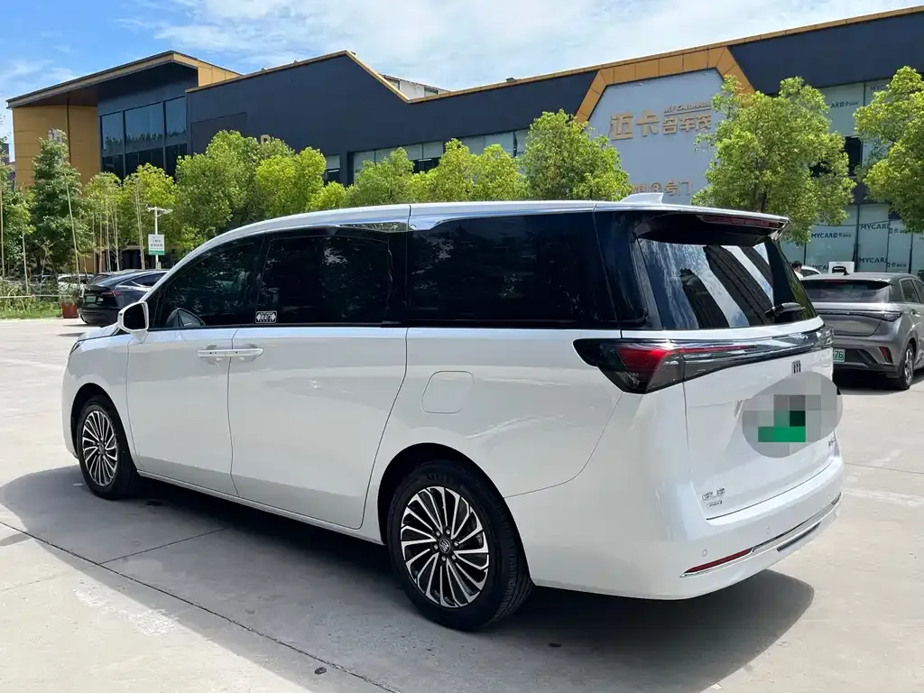 Buick GL8 Hybrid — фото 7