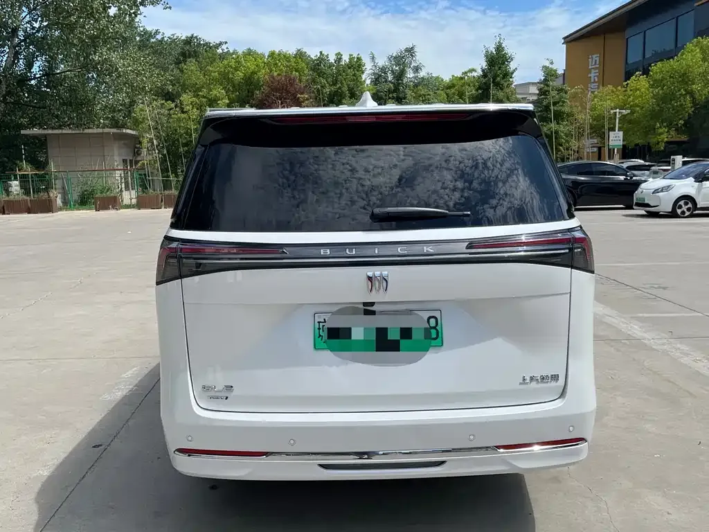 Buick GL8 Hybrid — фото 4