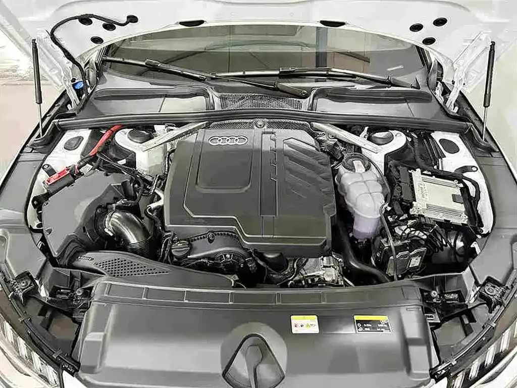 Audi A4L 2024 из CN, фото 7