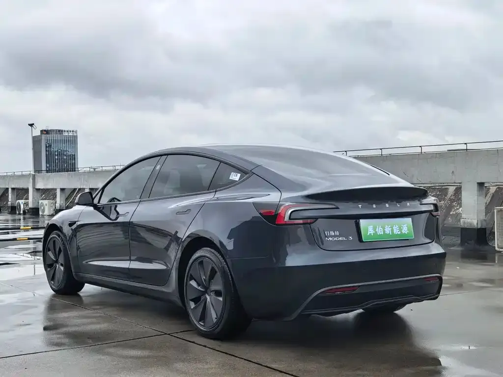Tesla Model 3 — фото 10