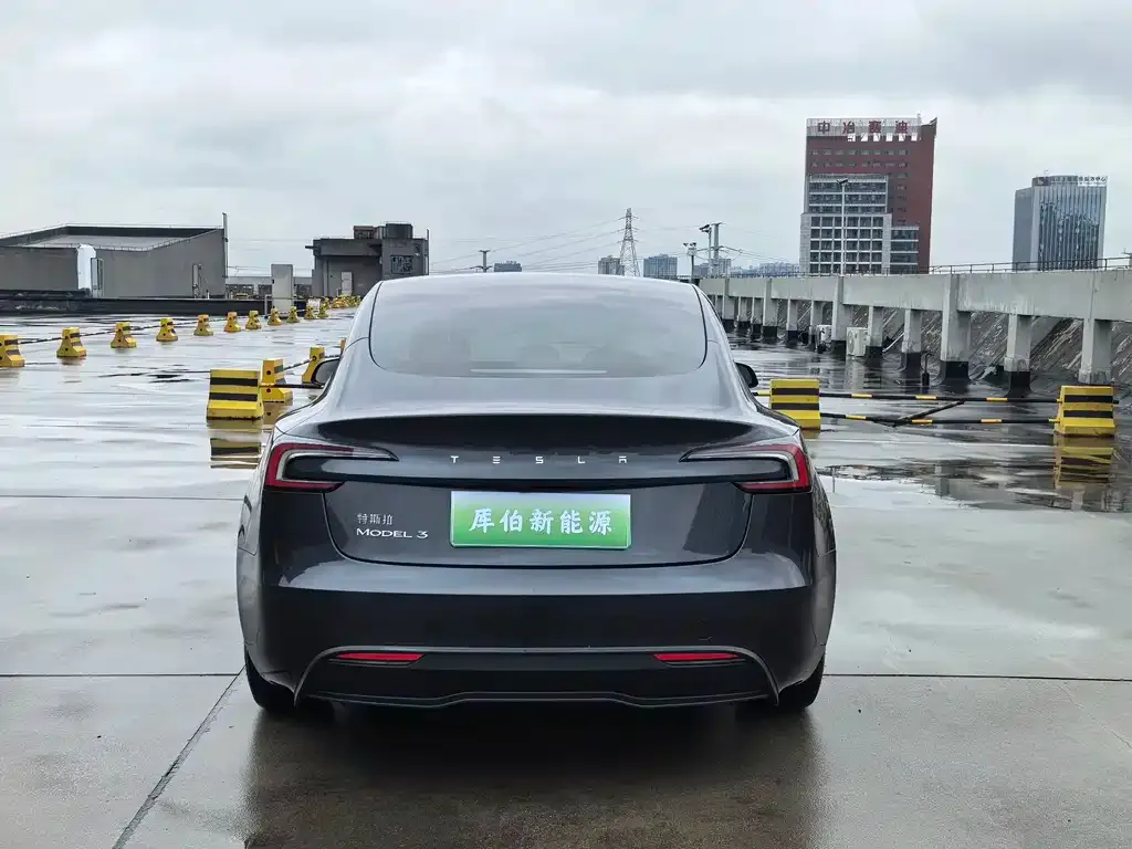 Tesla Model 3 — фото 4
