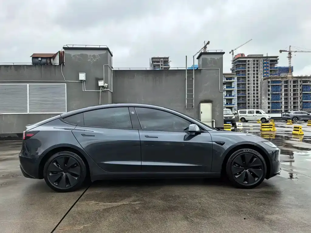 Tesla Model 3 — фото 7