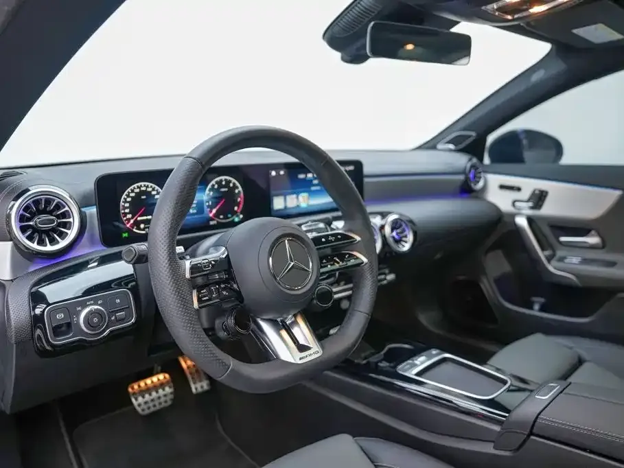 Mercedes-Benz CLA AMG — фото 7