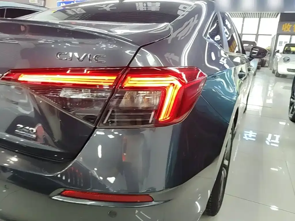 Honda Civic — фото 5