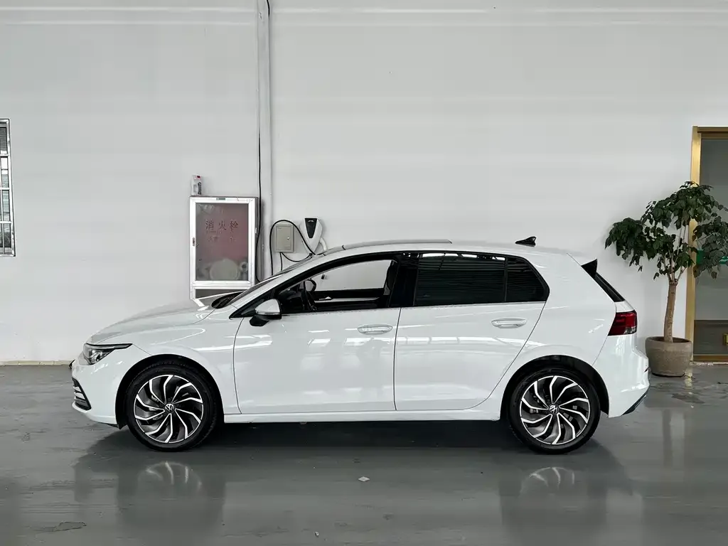 Volkswagen Golf — фото 6