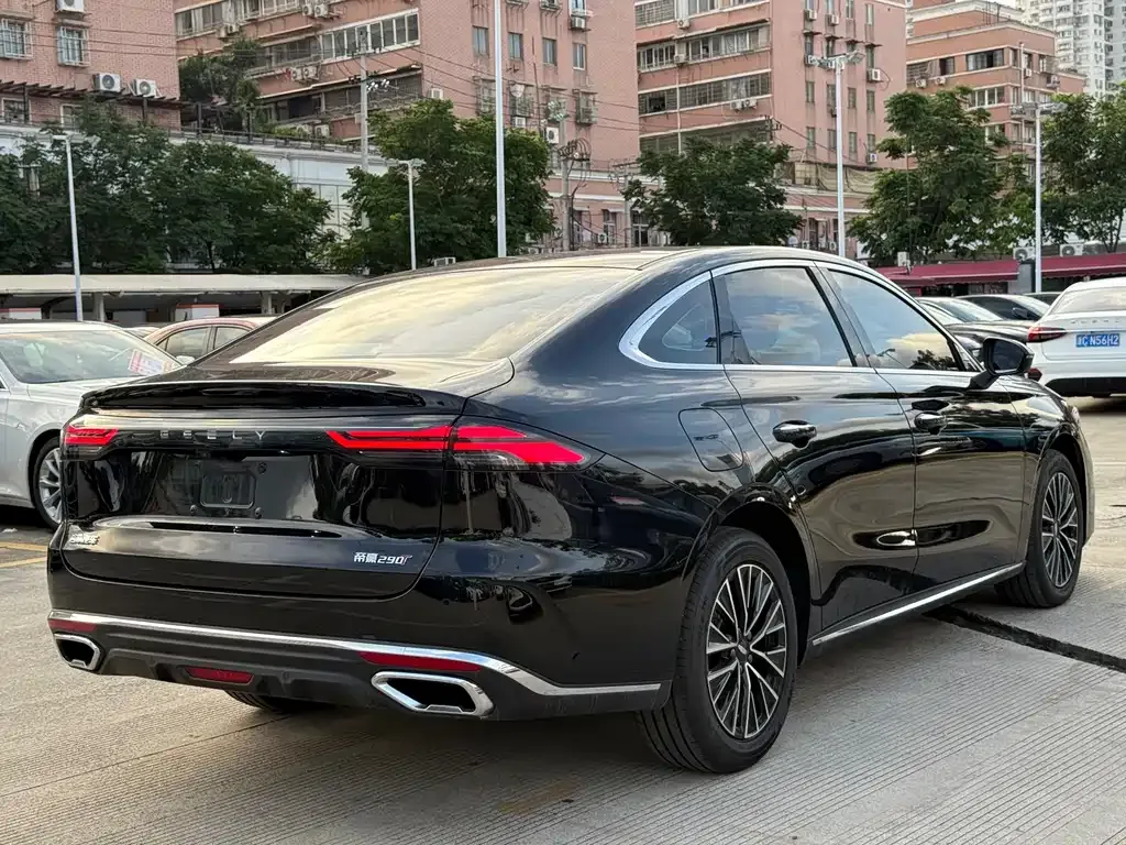 Geely Emgrand — фото 9