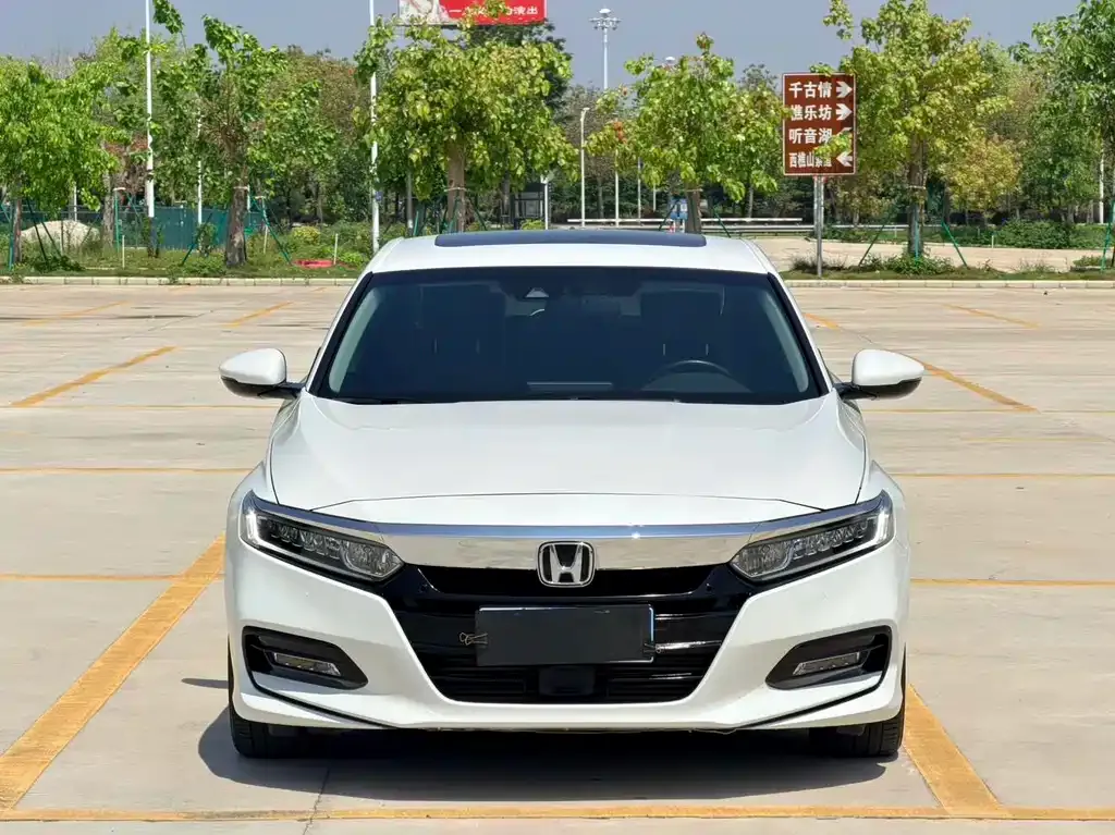 Honda Accord — фото 7
