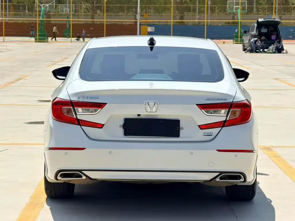 Honda Accord — фото 5