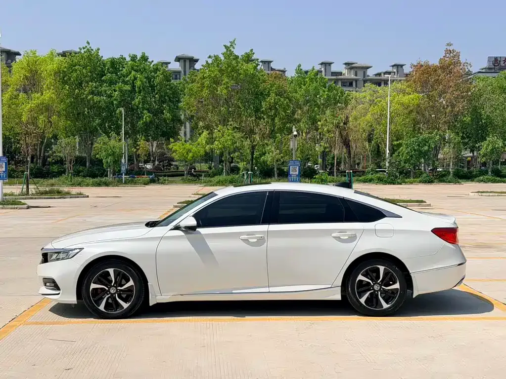 Honda Accord — фото 4