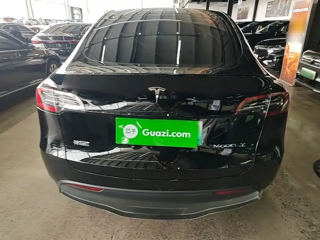 Tesla Model Y — фото 6