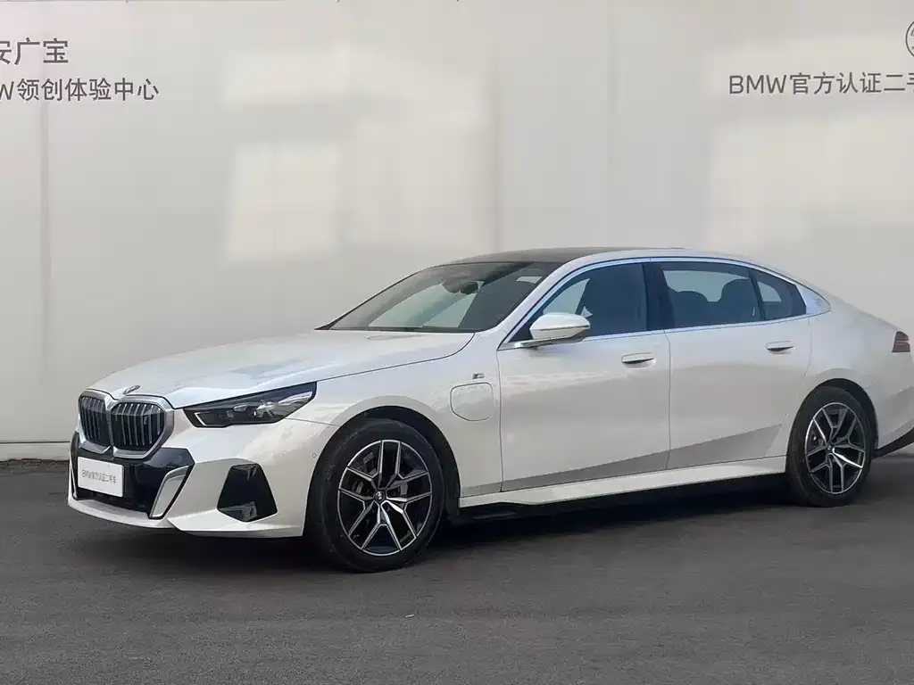 BMW i5