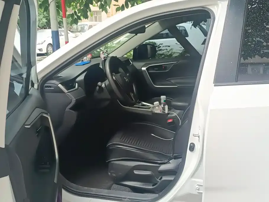 Toyota RAV4 2024 из CN, фото 10