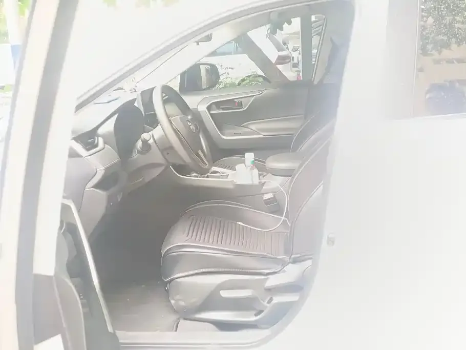 Toyota RAV4 2024 из CN, фото 8