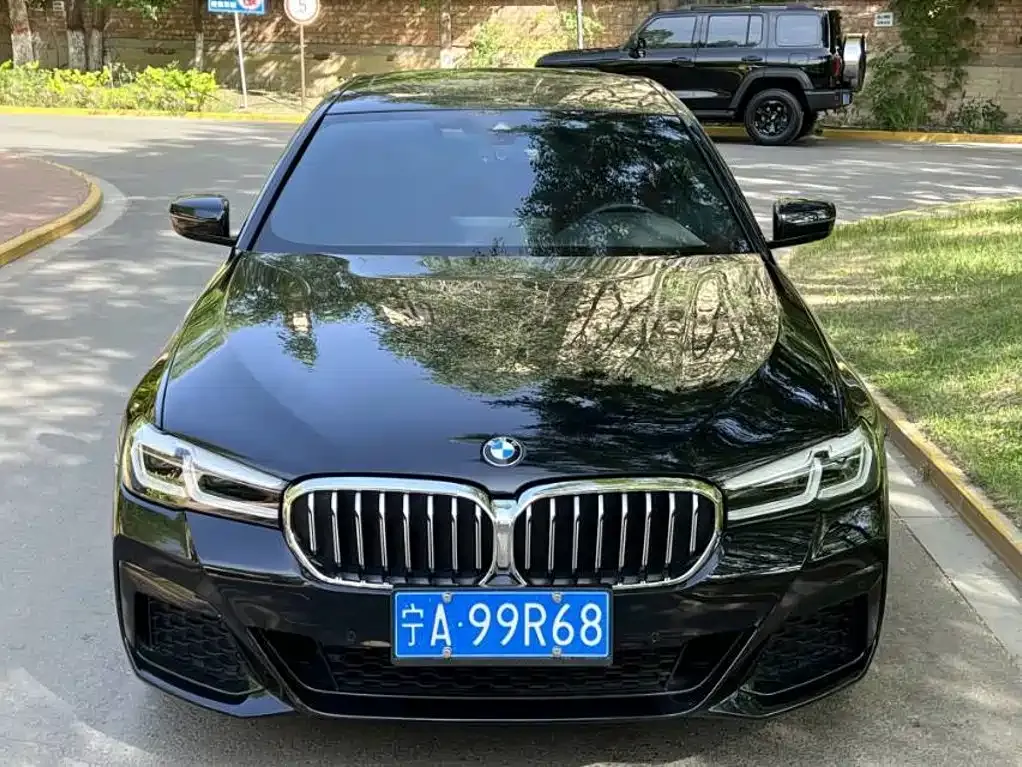 BMW 5 Series — фото 5